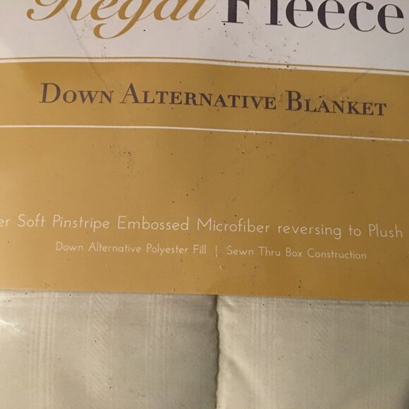Regal Fleece Off White Down Alternative King Size Blanket  - So Warm  NEW - Picture 4 of 5